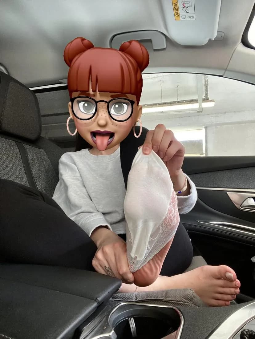 Anafeet_ – MYM creator