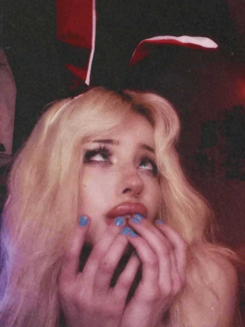 Annavinsot – MYM creator