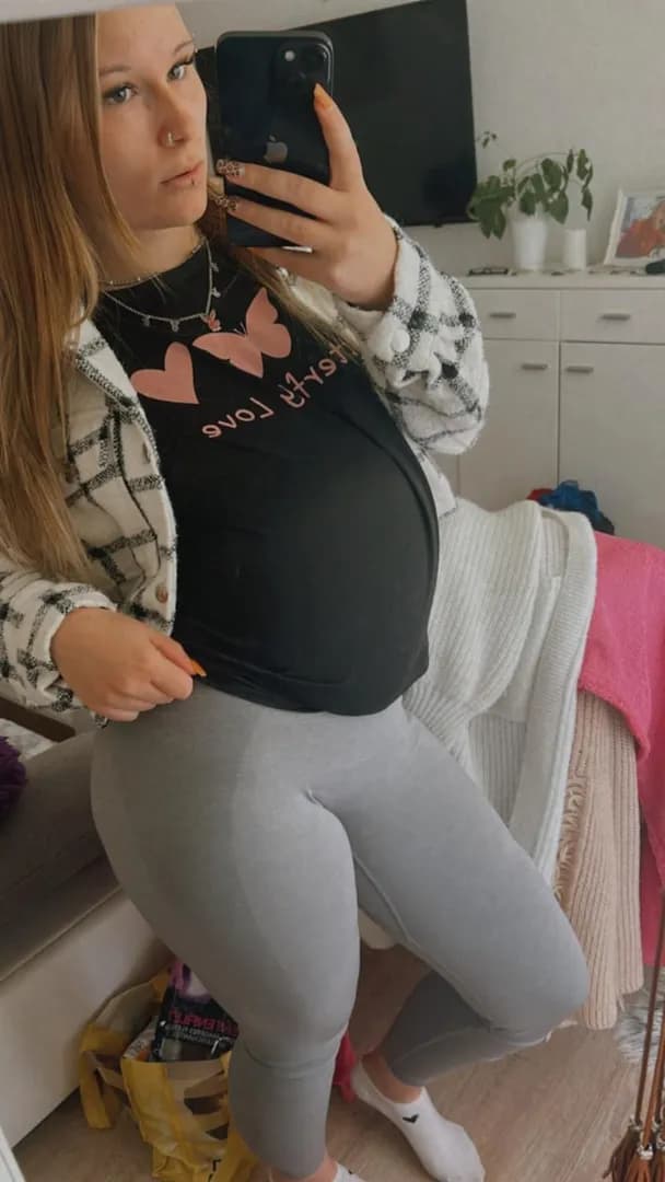 Antoniacornelia – MYM creator