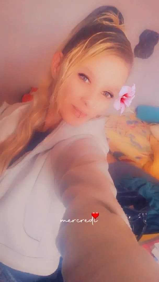 Ava5 – MYM creator