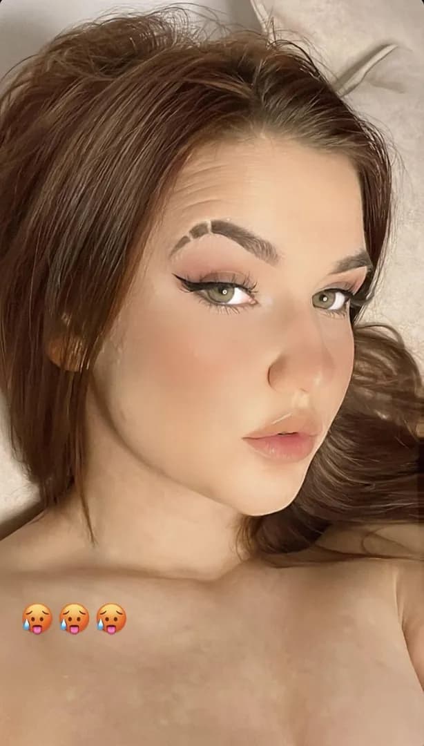 Avaxcruz – MYM creator profile picture