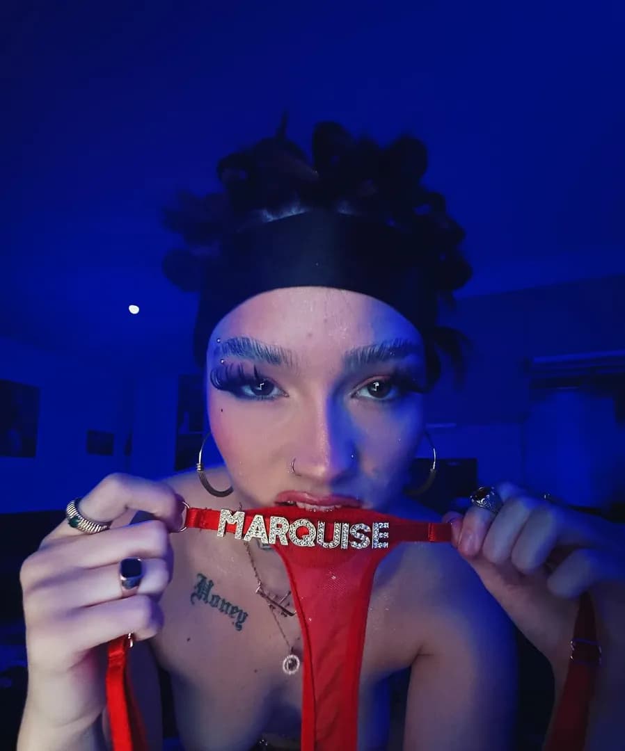 Avivalamarquise – MYM creator profile picture