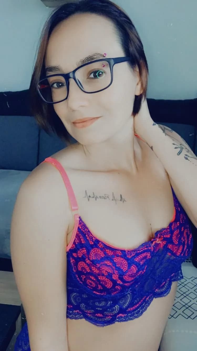 Claire80 – MYM creator profile picture