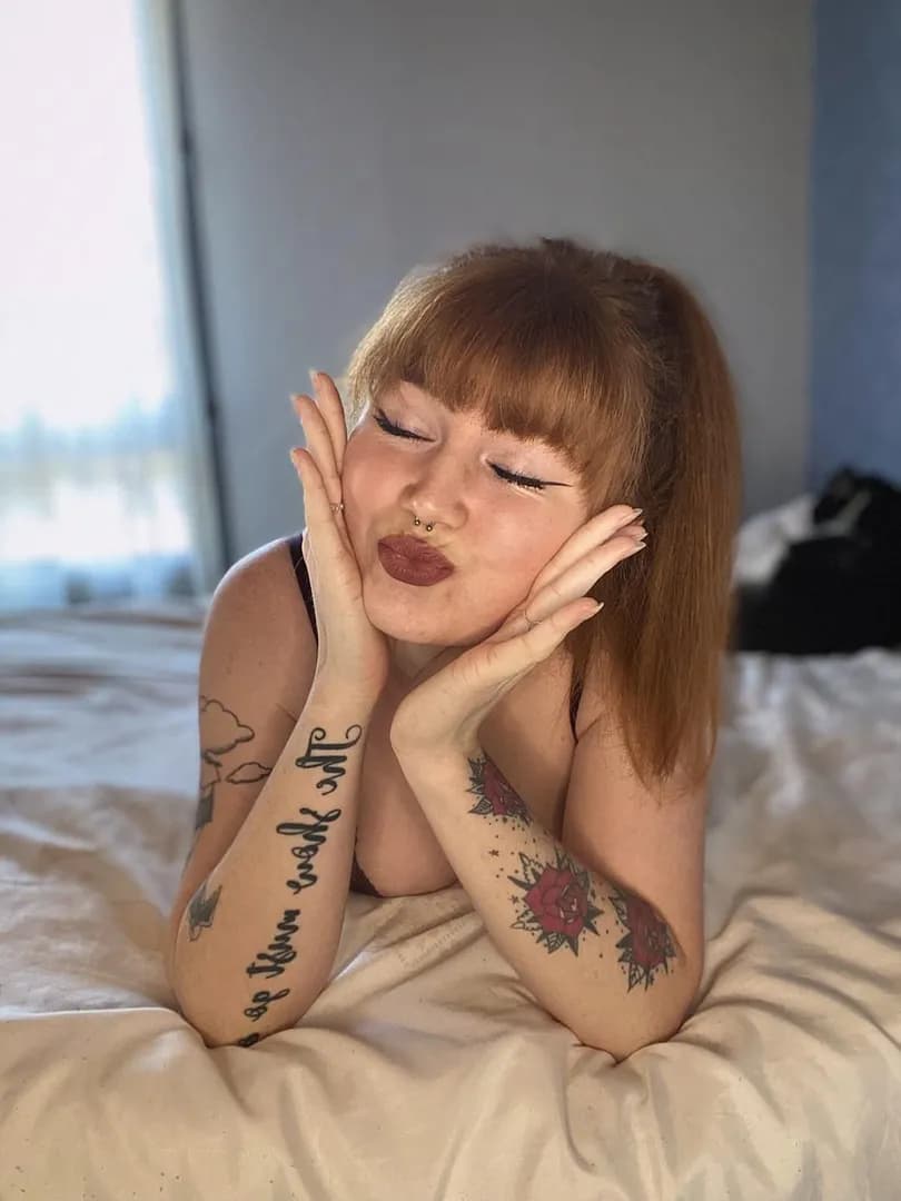 Jessicarbit – MYM creator