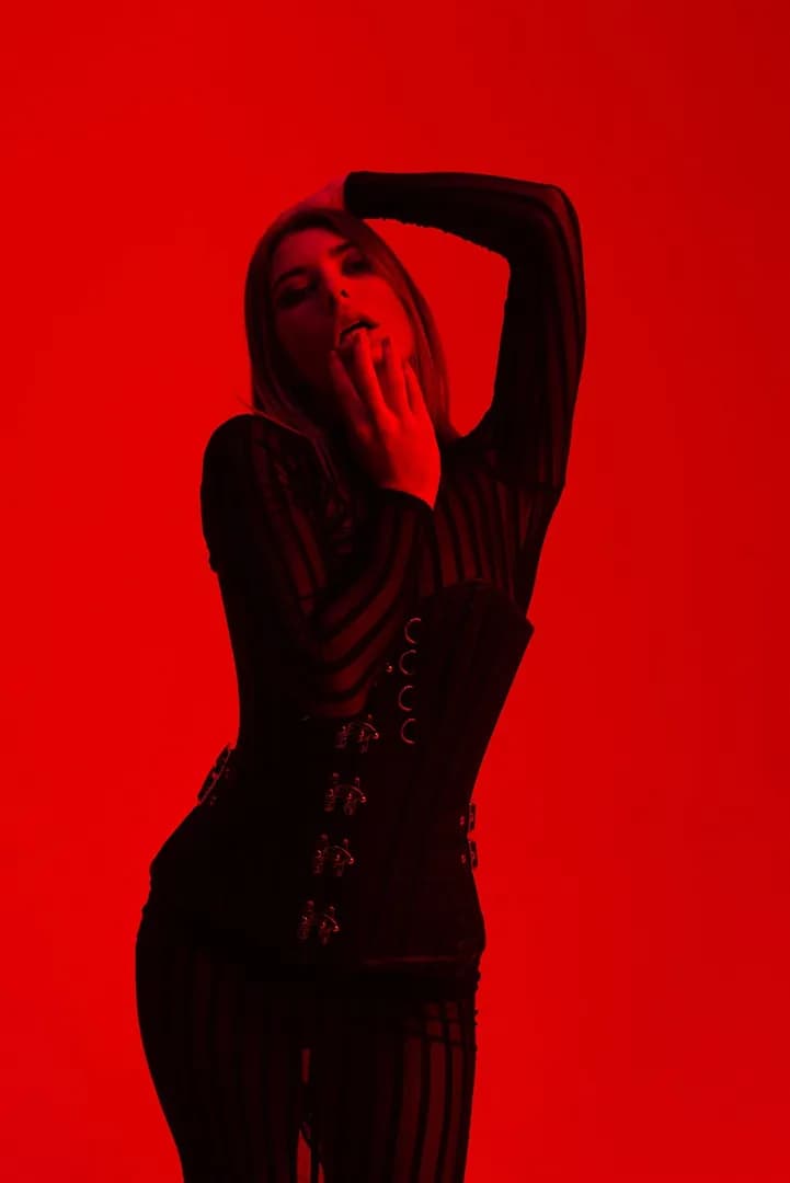 Madame_oxanna – MYM creator