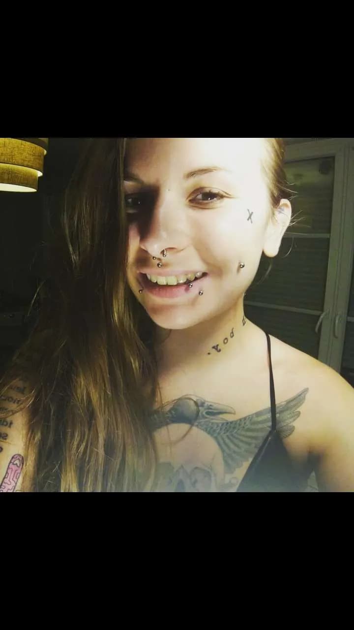 Mellebrightside – MYM creator