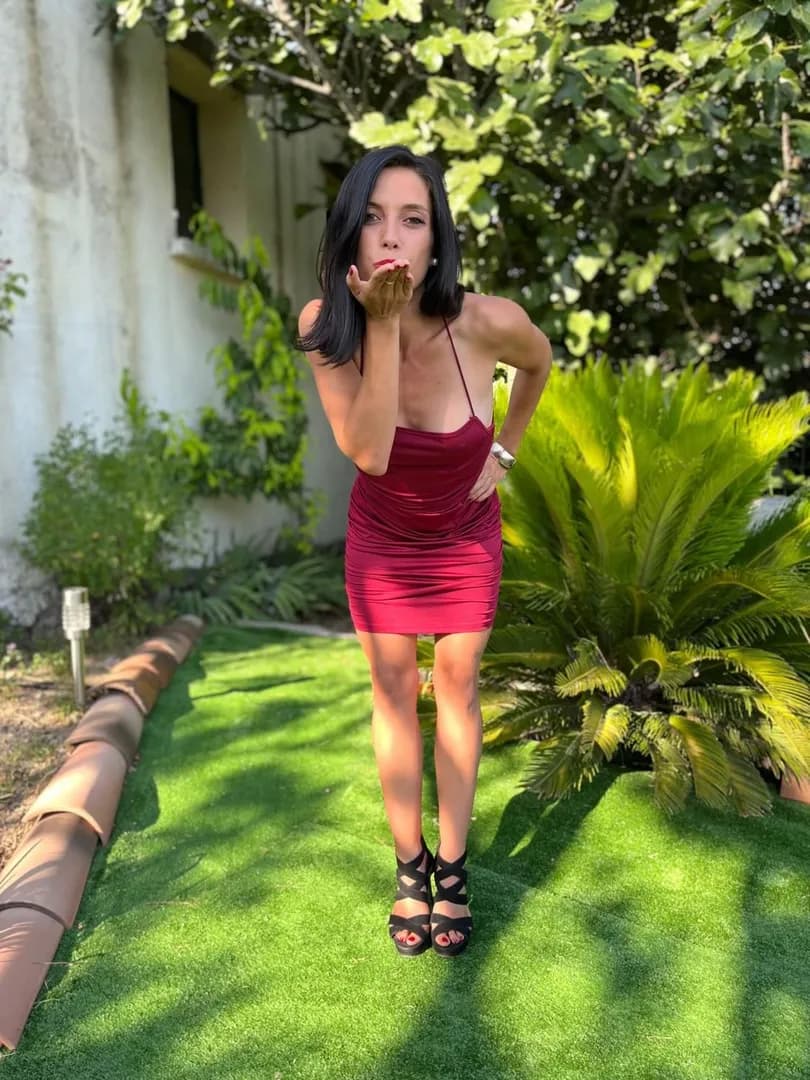 Mia_officiel – MYM creator