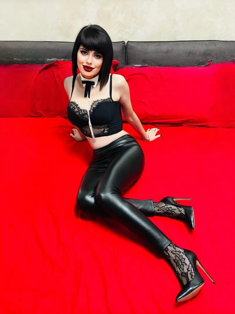 Milfluna – MYM creator profile picture