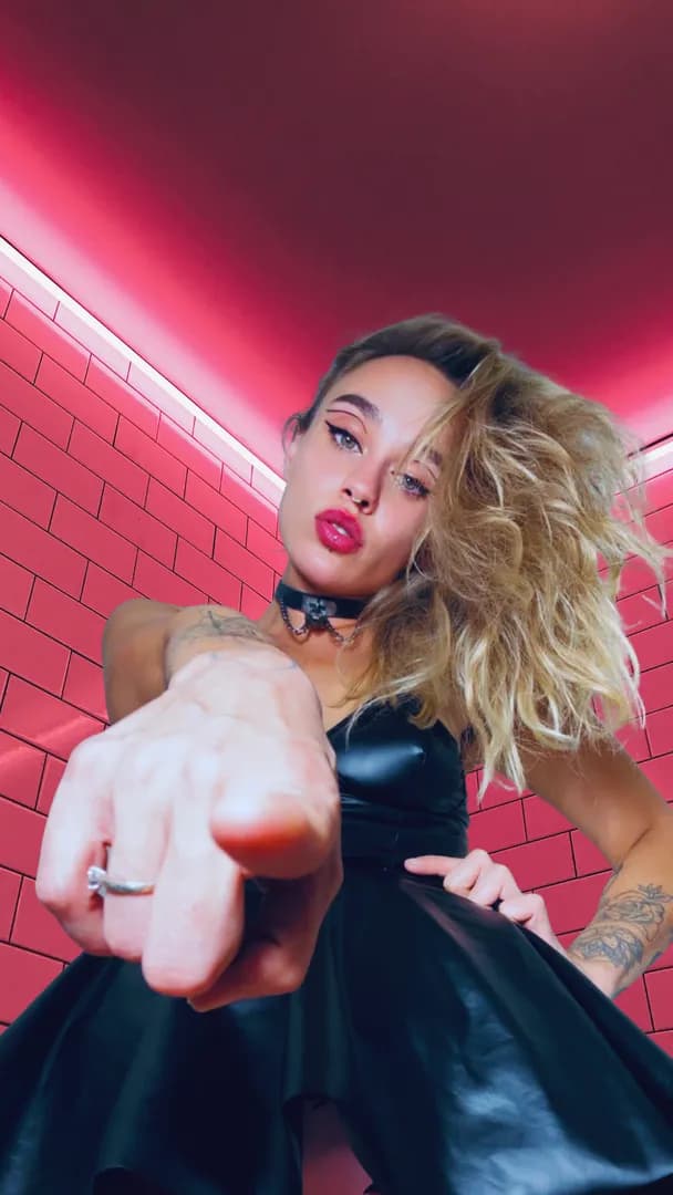 Mllecam – MYM creator