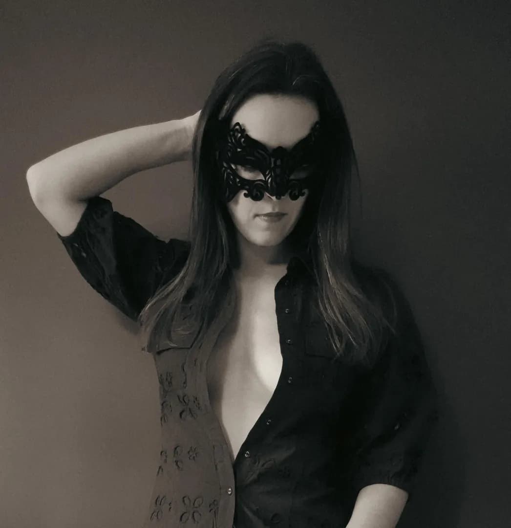 Naomiesecrets – MYM creator