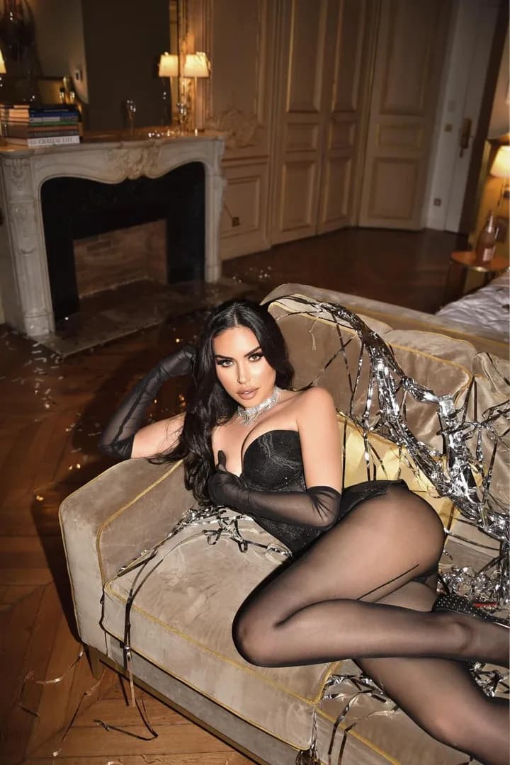 Ninaparis16 – MYM creator profile picture