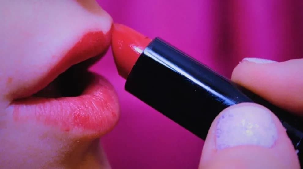 Nous2lib11 – MYM creator