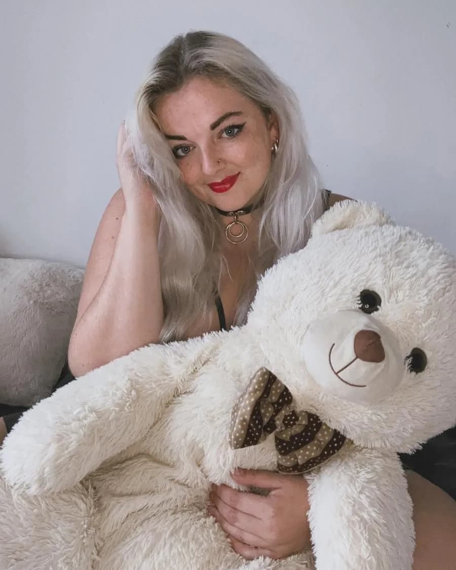 Ofee_fox – MYM creator