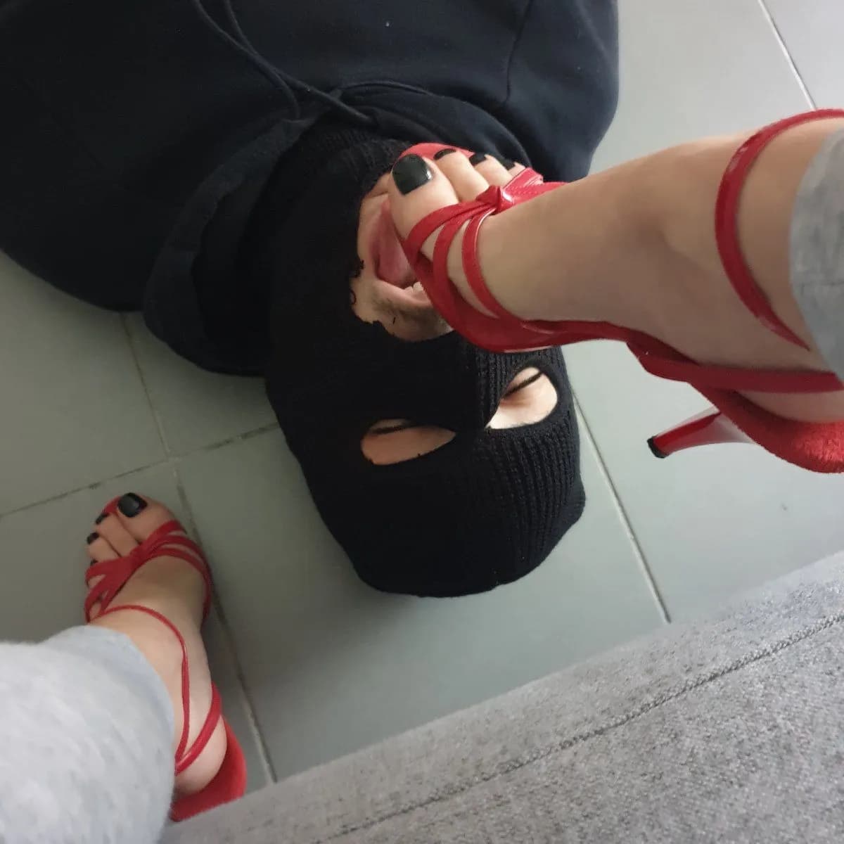 Sashafeetfr – MYM creator profile picture