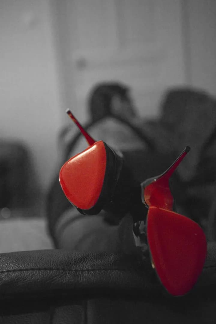 Sexyfeetmilf – MYM creator