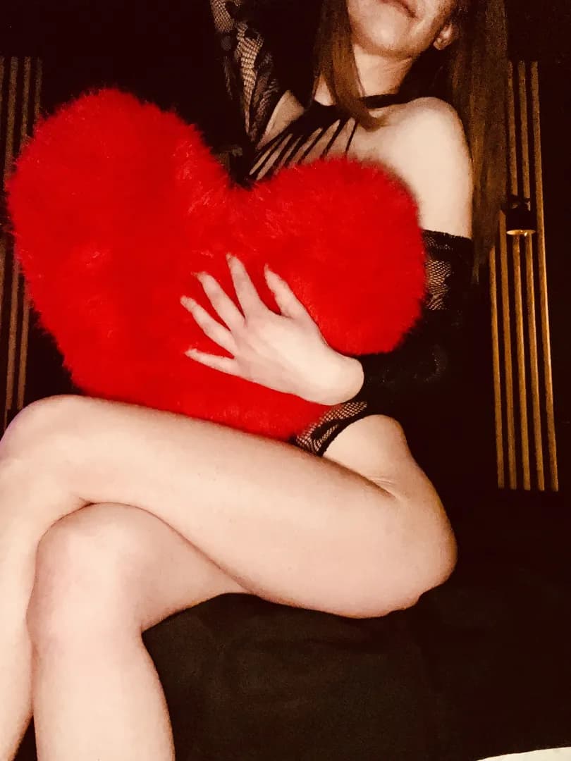 Silhouettesecrete – MYM creator