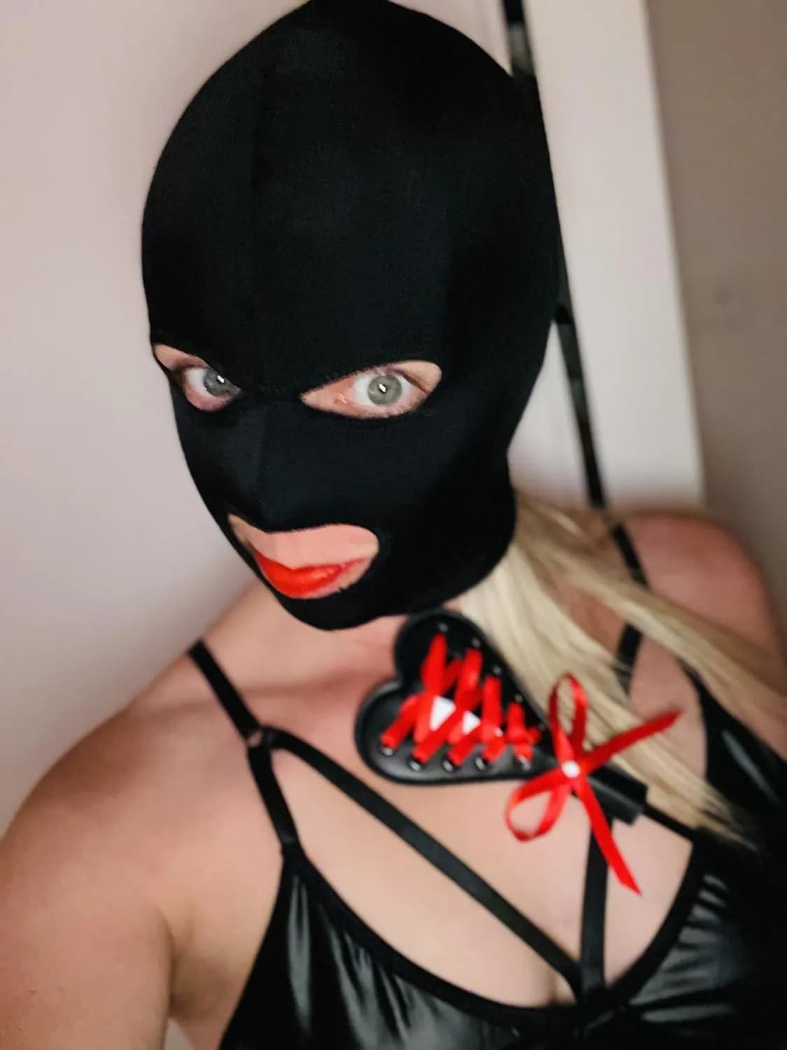 Titesoumise_s – MYM creator